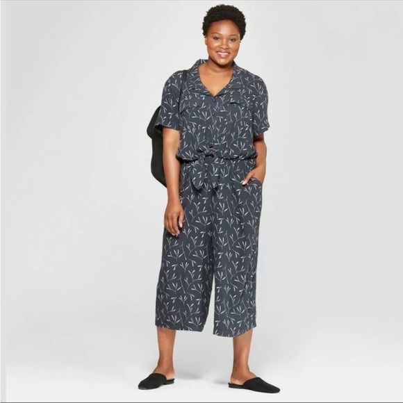 Universal Thread Womens Jumpsuit Blue Floral Pockets  Wide Capri Size XS - Picture 1 of 12